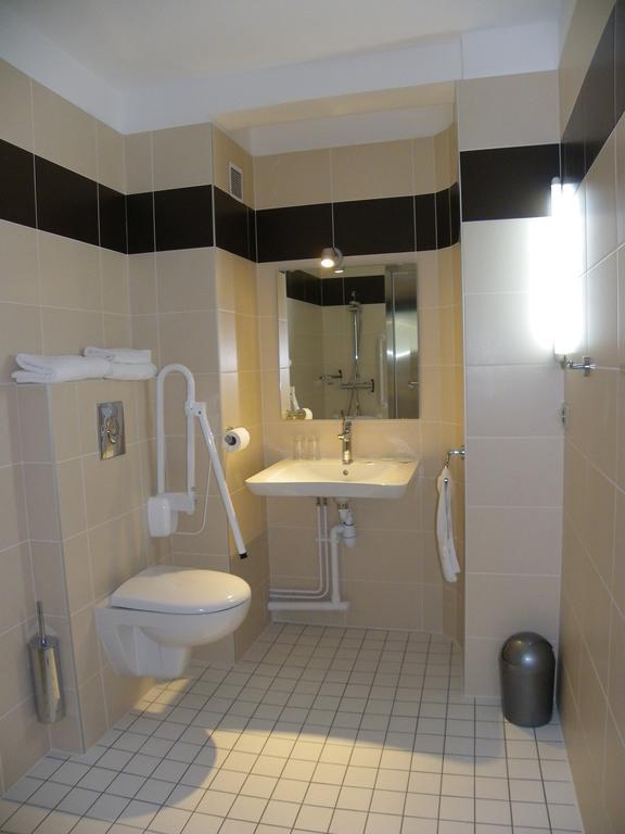 Hotel Logitel Saint-Doulchard Quarto foto