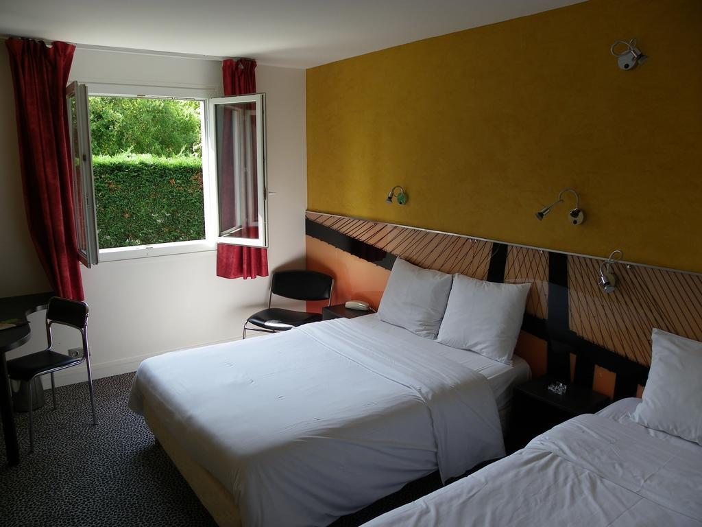 Hotel Logitel Saint-Doulchard Quarto foto