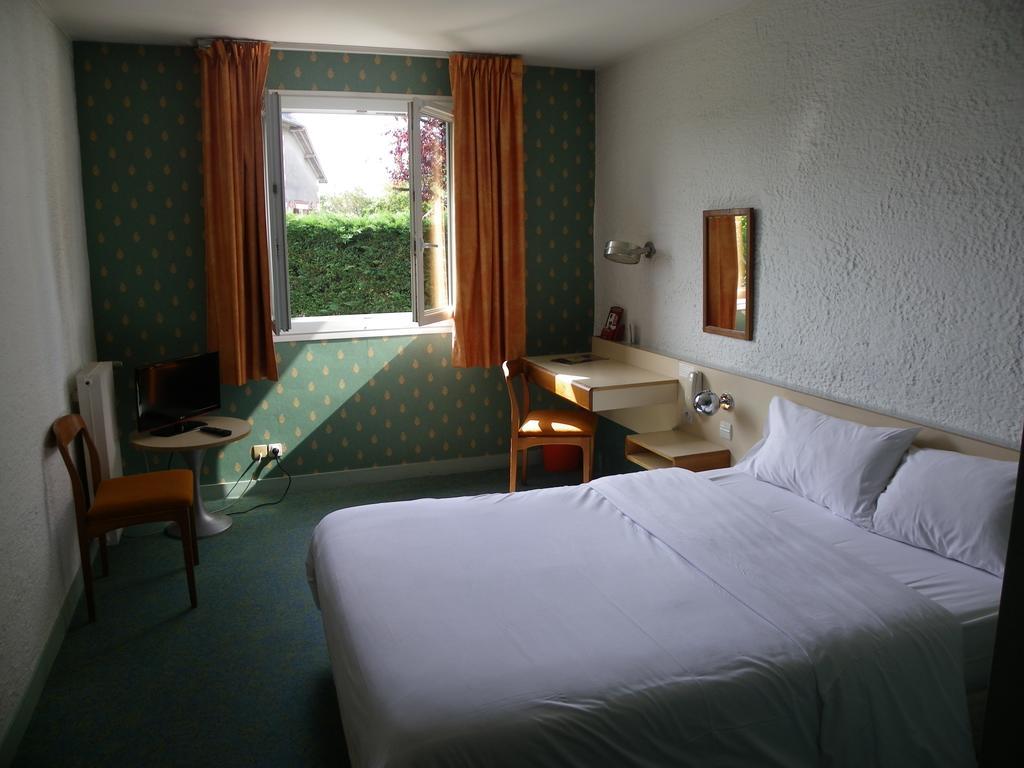 Hotel Logitel Saint-Doulchard Quarto foto