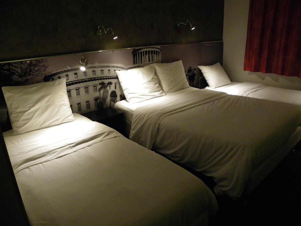 Hotel Logitel Saint-Doulchard Quarto foto